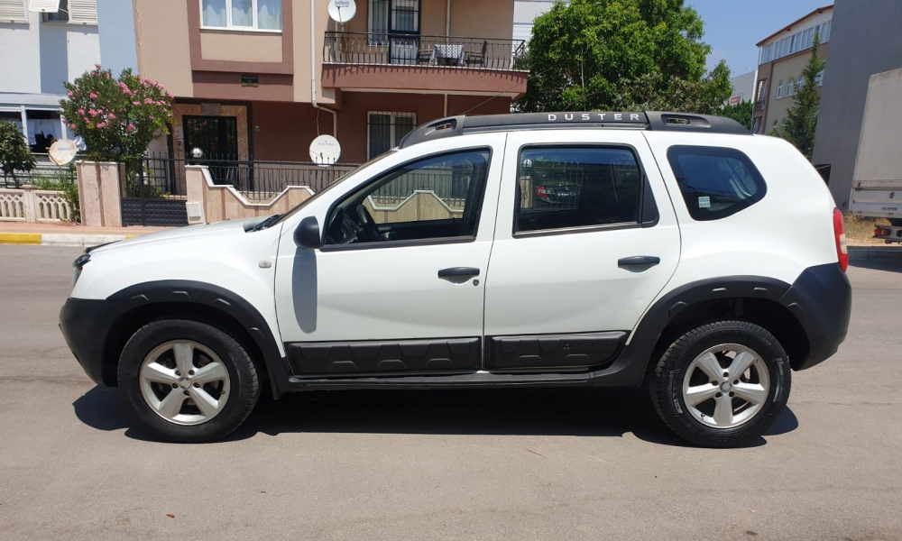 DACIA DUSTER 4x4 AWD SUV